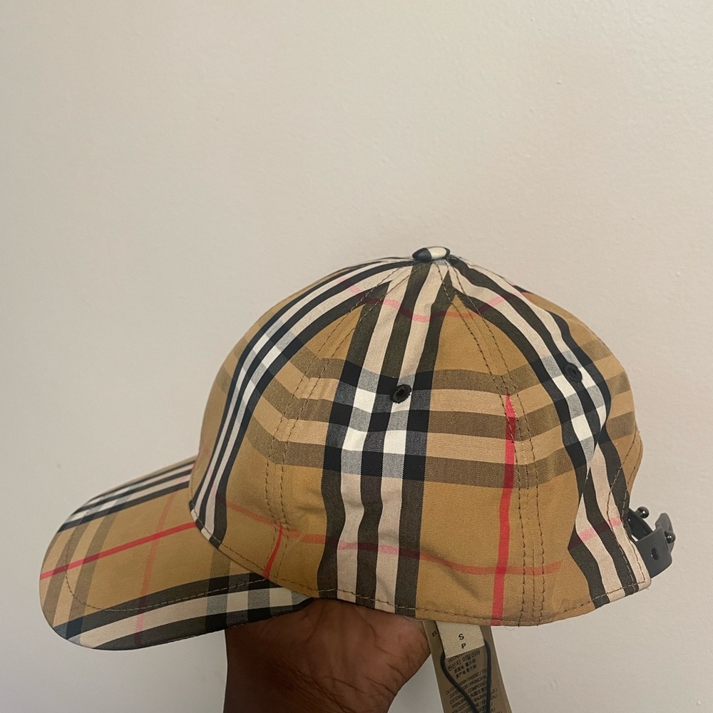 Burberry baseball cap authentic brand new
